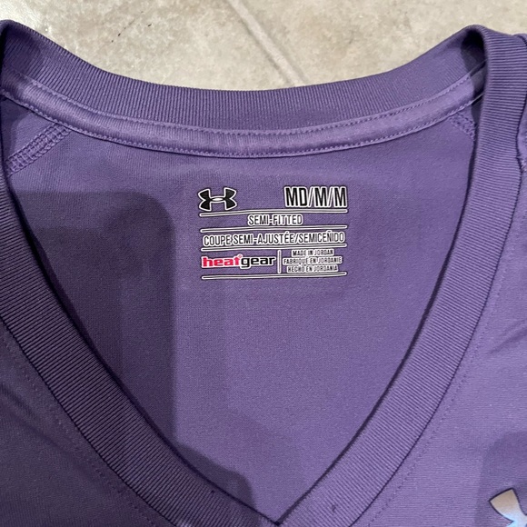 UnderAmour Workout Top - Picture 3 of 3